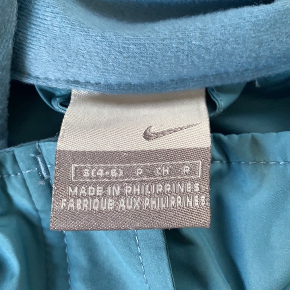 beautiful blue nike jacket - Picture 3 of 3